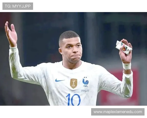 从青涩少年到足球巨星的成长之路揭秘